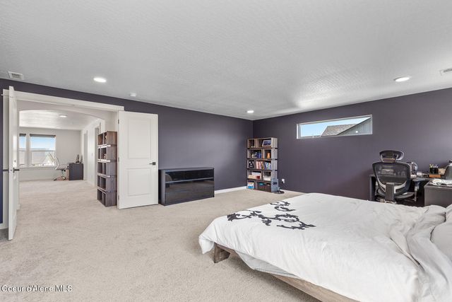 11781 N Banford Ln, Rathdrum, ID 83858