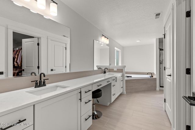 11781 N Banford Ln, Rathdrum, ID 83858