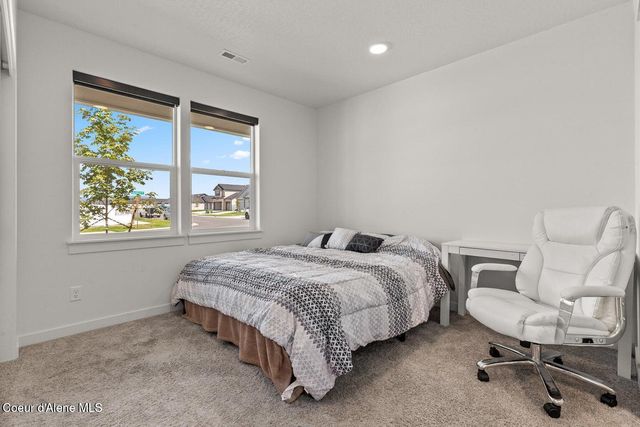 11781 N Banford Ln, Rathdrum, ID 83858