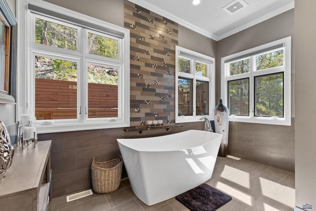10726 CONNEMARA LN, Lead, SD 57754