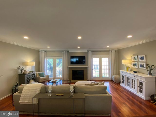 216 GRETNA GREEN CT, Alexandria, VA 22304