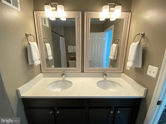 216 GRETNA GREEN CT, Alexandria, VA 22304