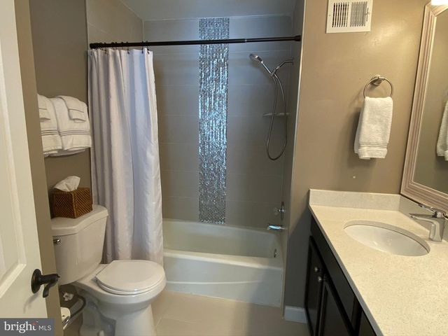 216 GRETNA GREEN CT, Alexandria, VA 22304