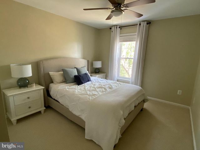 216 GRETNA GREEN CT, Alexandria, VA 22304