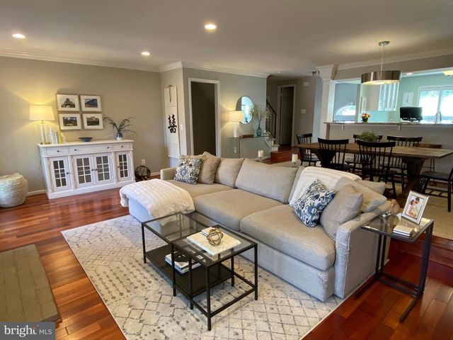 216 GRETNA GREEN CT, Alexandria, VA 22304