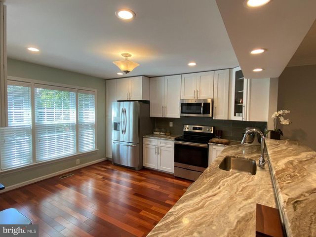 216 GRETNA GREEN CT, Alexandria, VA 22304
