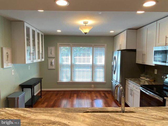 216 GRETNA GREEN CT, Alexandria, VA 22304