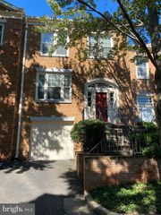 216 GRETNA GREEN CT, Alexandria, VA 22304