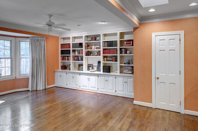 306 Penruth Ave, Louisville, KY 40207