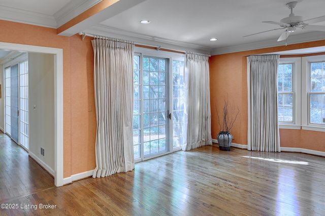 306 Penruth Ave, Louisville, KY 40207