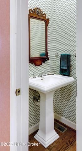 306 Penruth Ave, Louisville, KY 40207