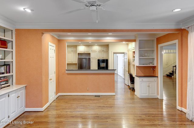 306 Penruth Ave, Louisville, KY 40207