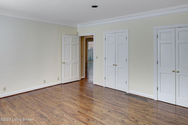 306 Penruth Ave, Louisville, KY 40207