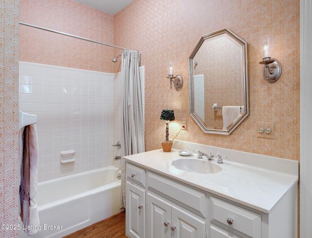 306 Penruth Ave, Louisville, KY 40207