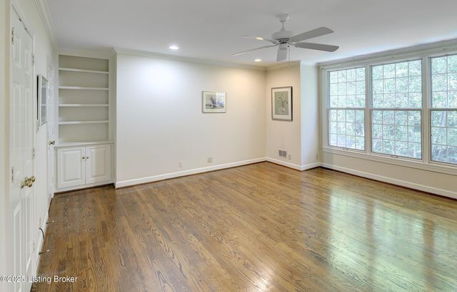 306 Penruth Ave, Louisville, KY 40207