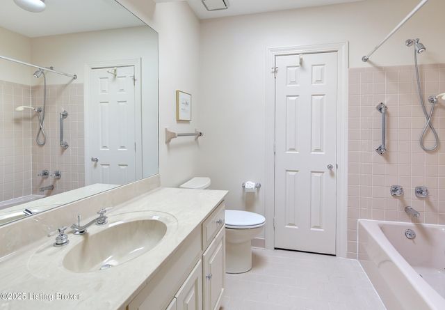 306 Penruth Ave, Louisville, KY 40207