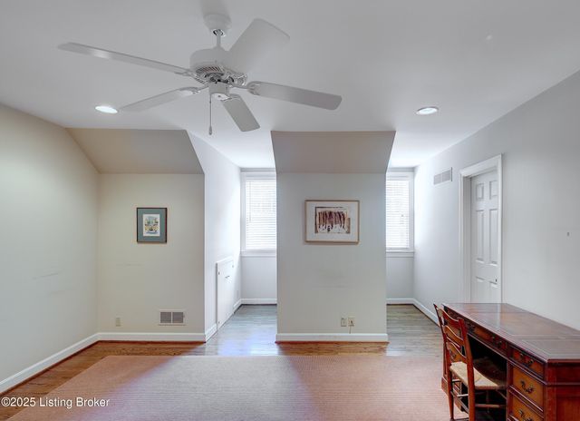 306 Penruth Ave, Louisville, KY 40207