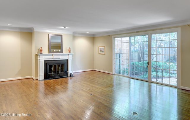 306 Penruth Ave, Louisville, KY 40207