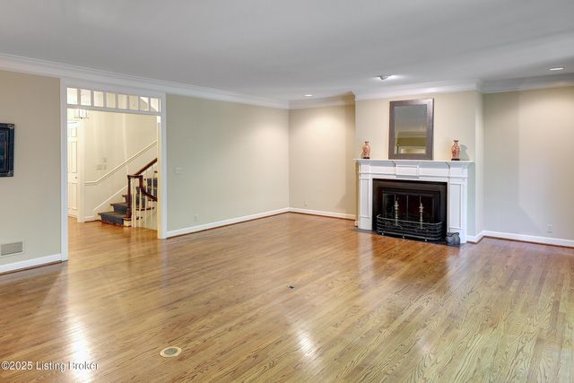 306 Penruth Ave, Louisville, KY 40207