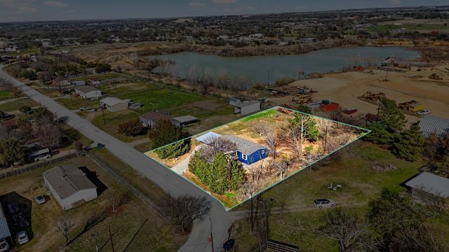 206 Rhett Court, Aurora, TX 76078