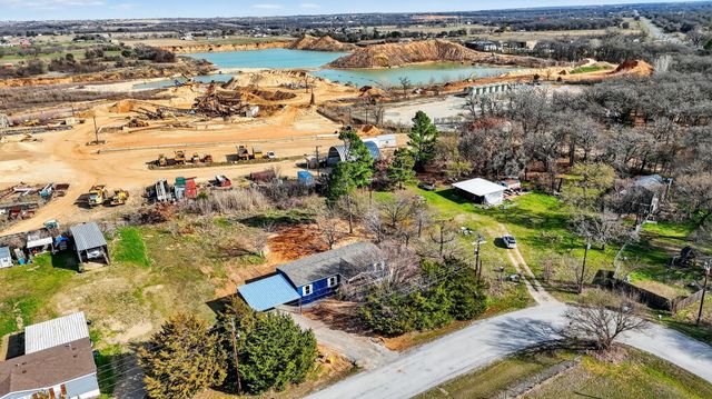 206 Rhett Court, Aurora, TX 76078