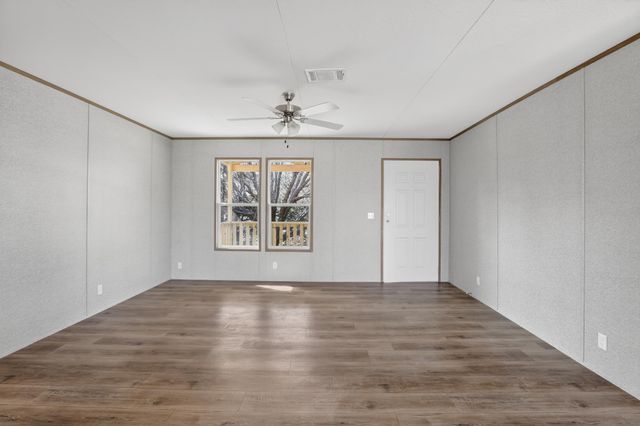 206 Rhett Court, Aurora, TX 76078