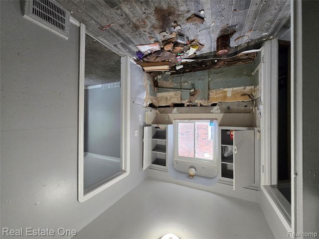 5798 Oldtown Street, Detroit, MI 48224