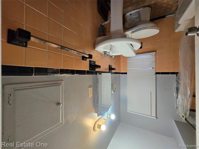 5798 Oldtown Street, Detroit, MI 48224