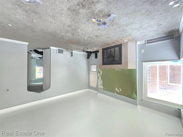 5798 Oldtown Street, Detroit, MI 48224