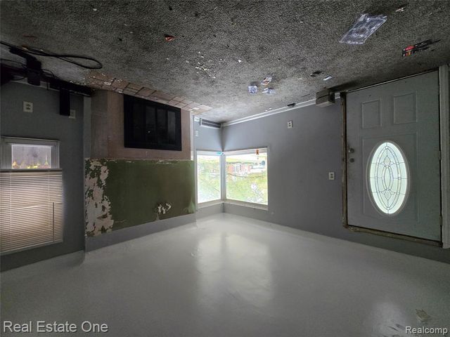 5798 Oldtown Street, Detroit, MI 48224