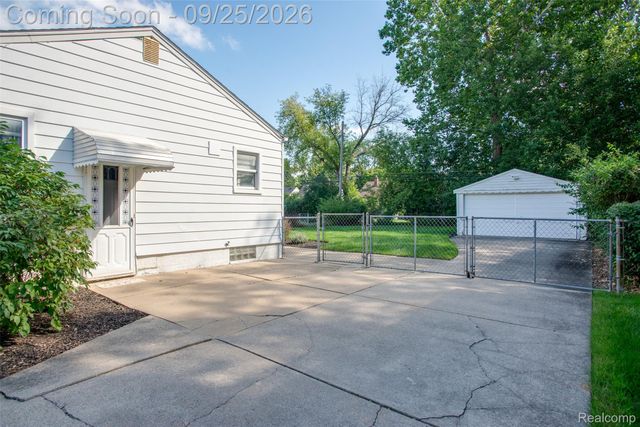 15932 Woodworth, Redford Charter Township, MI 48239