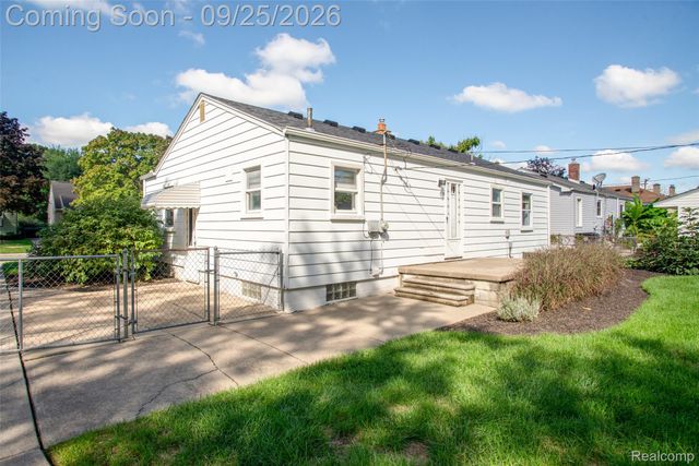 15932 Woodworth, Redford Charter Township, MI 48239
