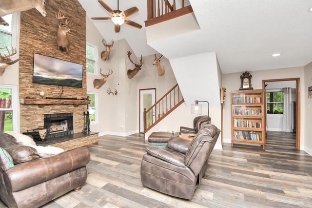 20202 Deer Run Road, Damon, TX 77430