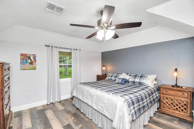 20202 Deer Run Road, Damon, TX 77430