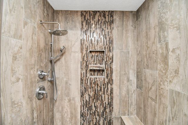 20202 Deer Run Road, Damon, TX 77430