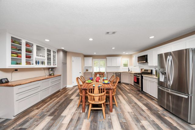 20202 Deer Run Road, Damon, TX 77430