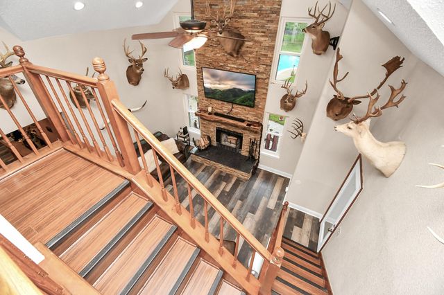 20202 Deer Run Road, Damon, TX 77430