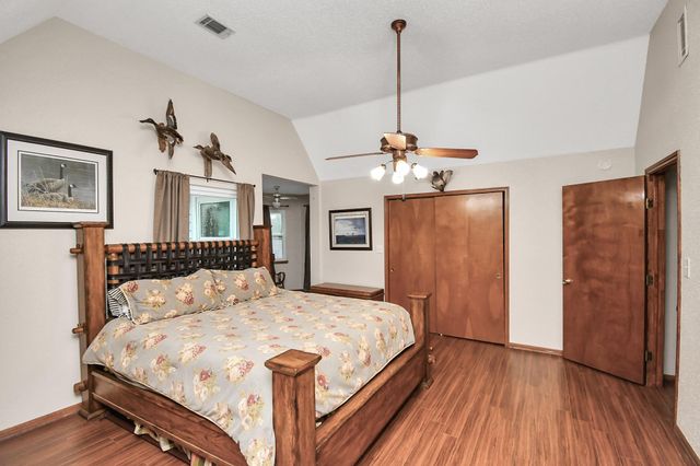 20202 Deer Run Road, Damon, TX 77430