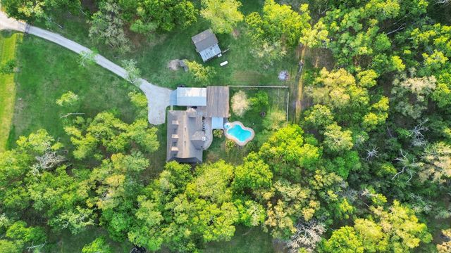 20202 Deer Run Road, Damon, TX 77430