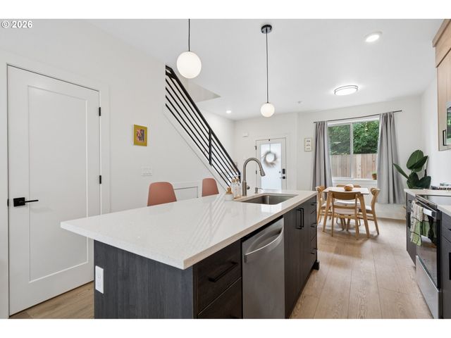 1211 N WINCHELL St 3, Portland, OR 97217