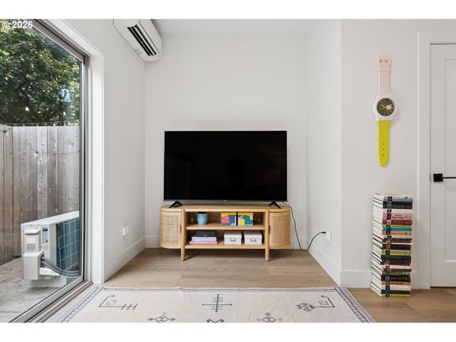1211 N WINCHELL St 3, Portland, OR 97217