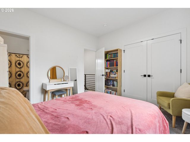 1211 N WINCHELL St 3, Portland, OR 97217
