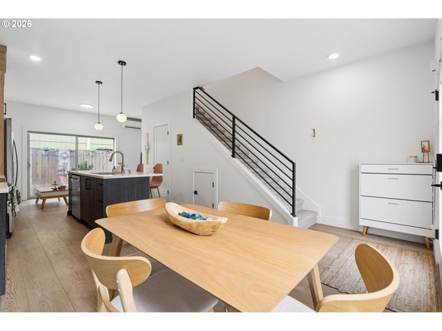 1211 N WINCHELL St 3, Portland, OR 97217