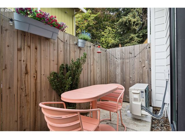 1211 N WINCHELL St 3, Portland, OR 97217