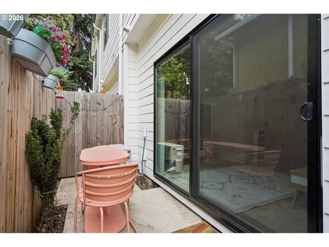 1211 N WINCHELL St 3, Portland, OR 97217