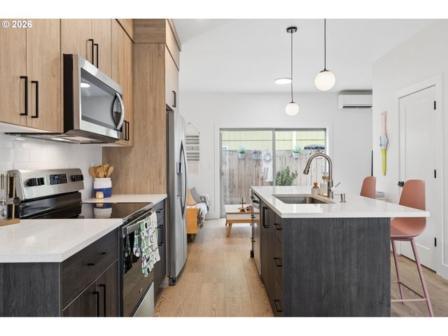 1211 N WINCHELL St 3, Portland, OR 97217