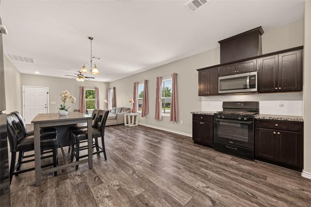 403 S 2nd Street, La Porte, TX 77571