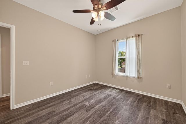 403 S 2nd Street, La Porte, TX 77571