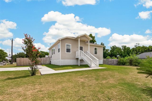 403 S 2nd Street, La Porte, TX 77571