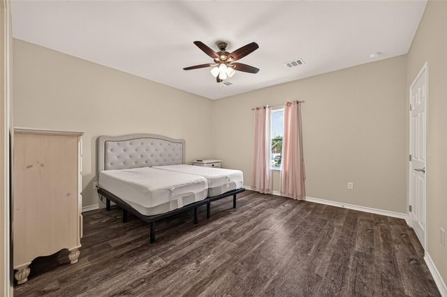403 S 2nd Street, La Porte, TX 77571